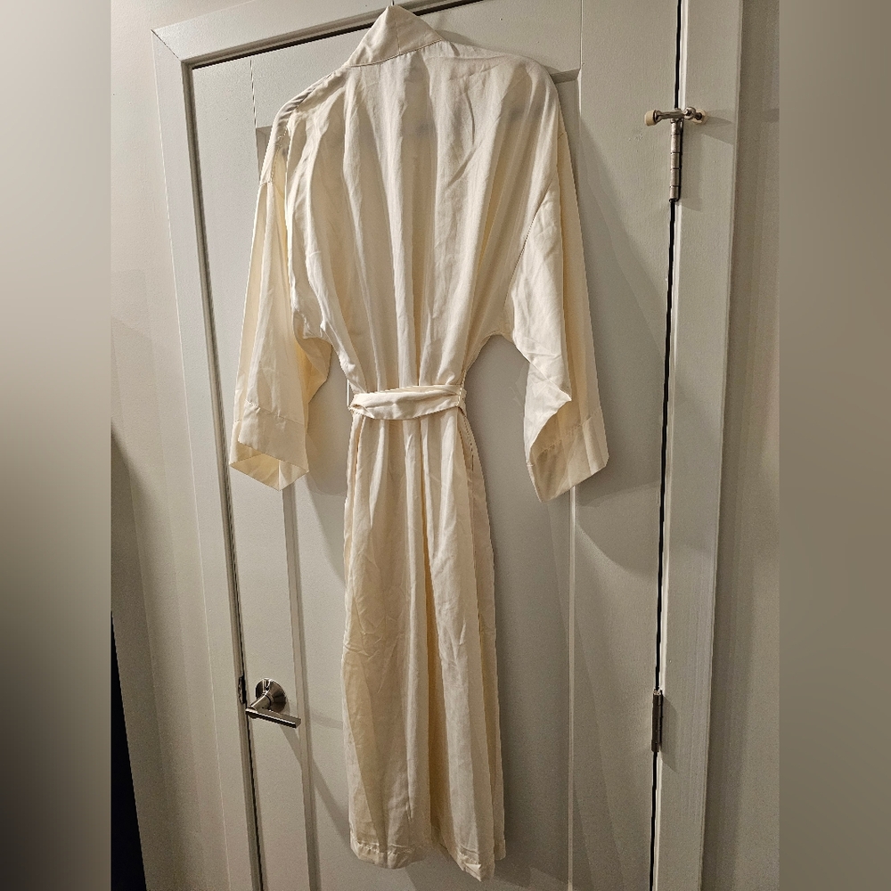 Natori Robe - Picture 5 of 5
